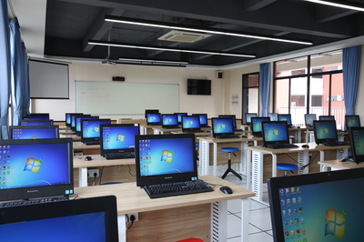 广东佛山市北外附校三水外国语学校软件及辅助设备综述